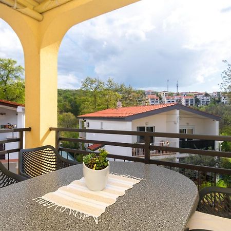 Apartment Blazi Njivice Bagian luar foto