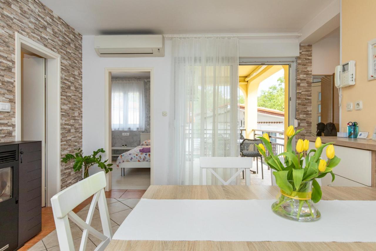 Apartment Blazi Njivice Bagian luar foto