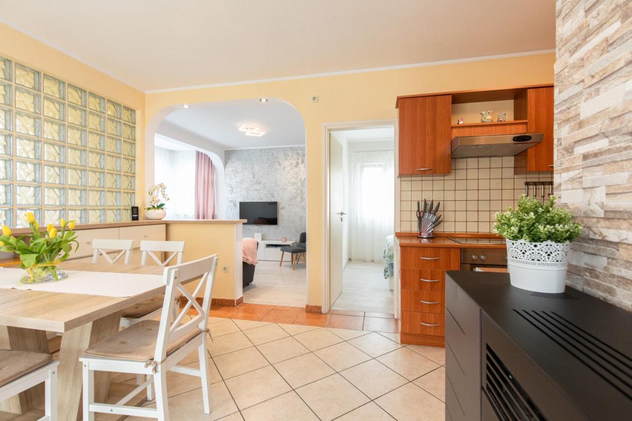 Apartment Blazi Njivice Bagian luar foto