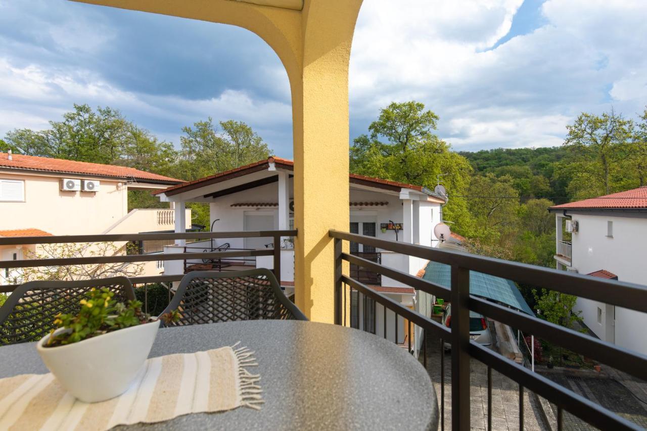 Apartment Blazi Njivice Bagian luar foto