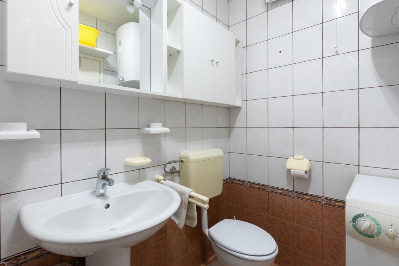 Apartment Blazi Njivice Bagian luar foto
