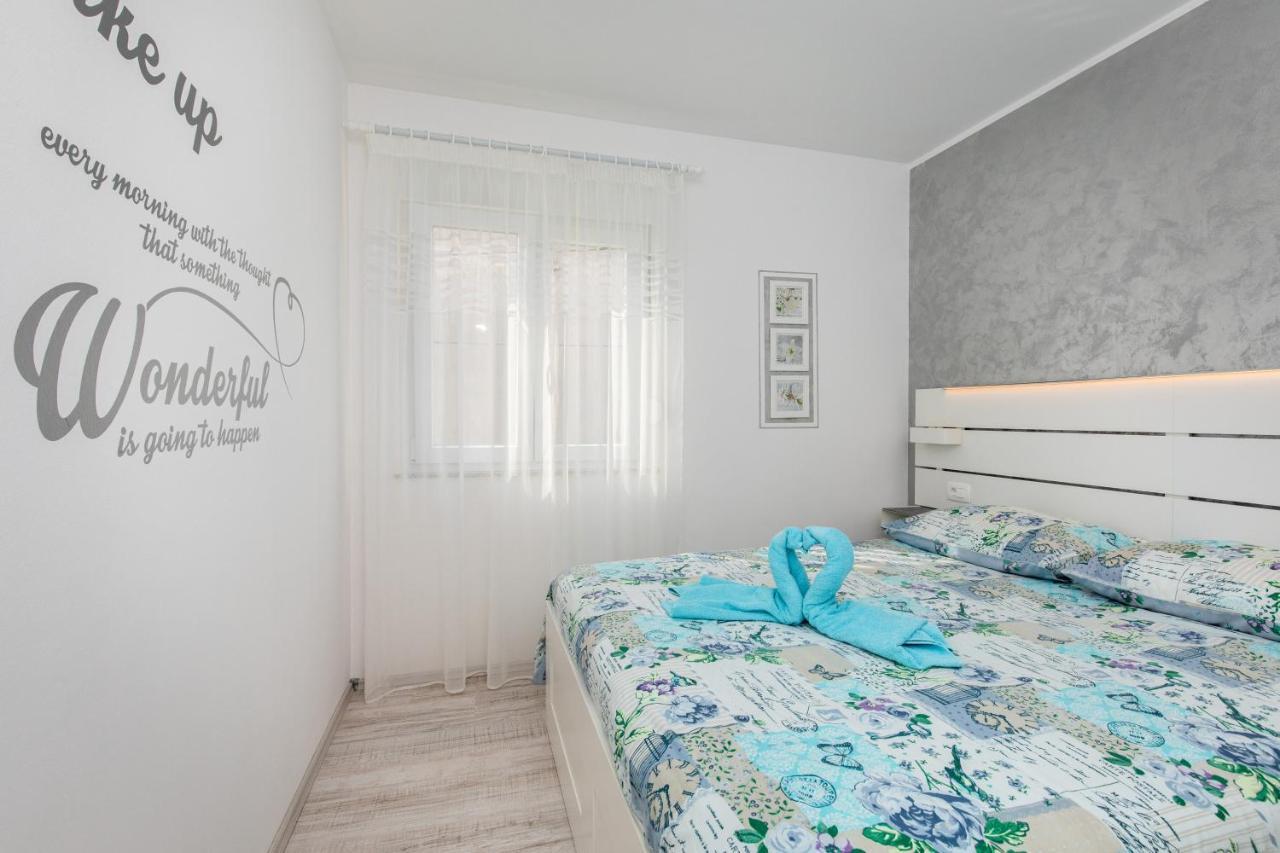 Apartment Blazi Njivice Bagian luar foto